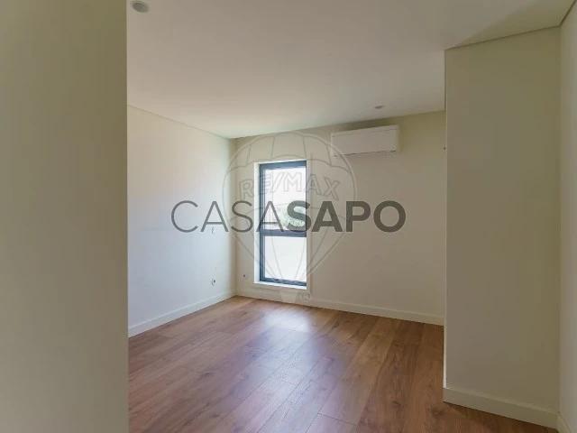 Apartamento alugar em Santiago Dos Velhos, Lisboa