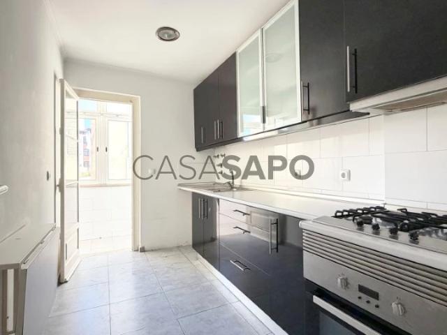 Apartamento alugar em Santiago Dos Velhos, Lisboa