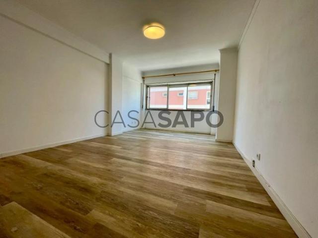 Apartamento alugar em Núcleo Urbano Histórico de Oeiras, Oeiras