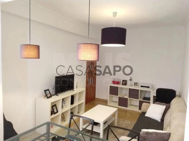 Apartamento alugar em Bairro Clemente Vicente, Oeiras