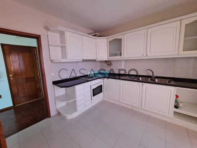 Apartamento alugar em Areeiro, Funchal