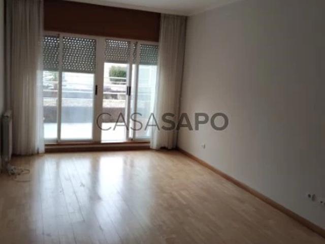 Apartamento alugar em Porto, Lordelo Do Ouro