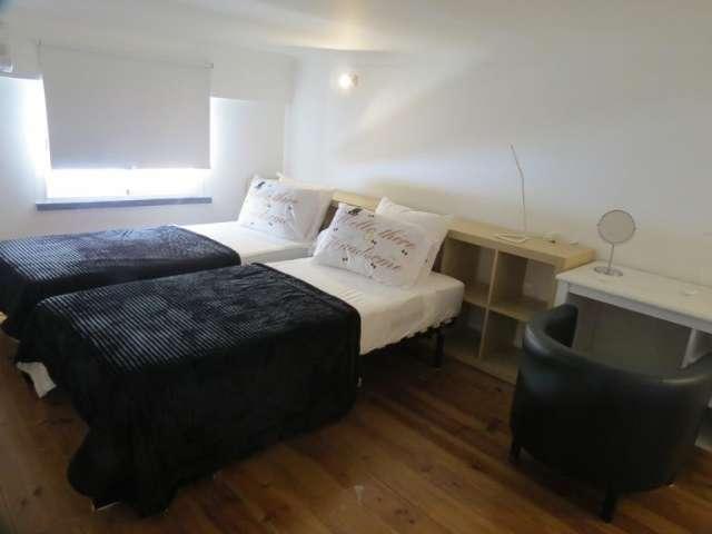 Apartamento alugar em Santo António da Caparica, Almada