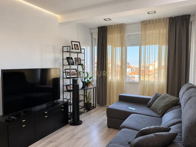 Apartamento venda em Santiago Dos Velhos, Lisboa