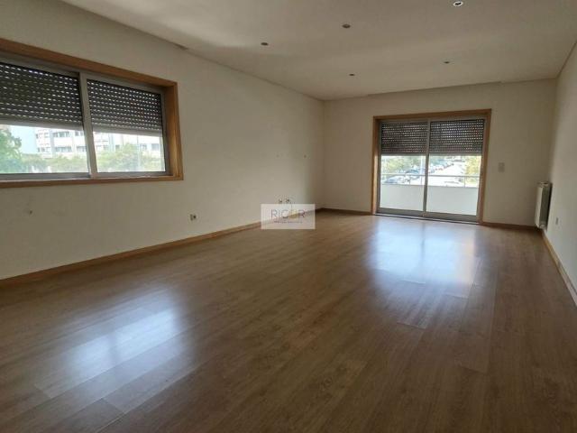 Apartamento alugar em Maia, Barca