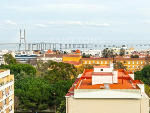 Apartamento alugar em Jardins do Cristo Rei, Santiago Dos Velhos