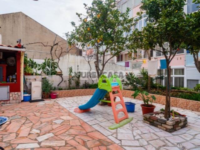 Casa venda em Cova da Piedade, Almada