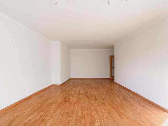 Apartamento alugar em Pinheiro Manso, Porto
