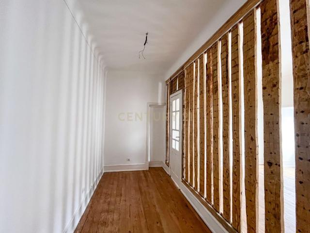 Apartamento alugar em Mártires, Lisboa