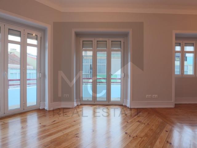 Apartamento alugar em Bairro Clemente Vicente, Oeiras