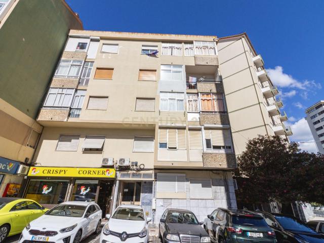 Apartamento venda em Santiago Dos Velhos, Lisboa
