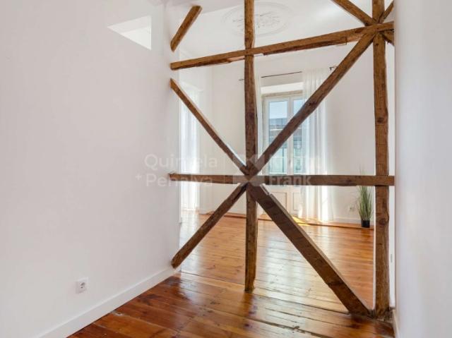 Apartamento alugar em Misericórdia, Lisboa