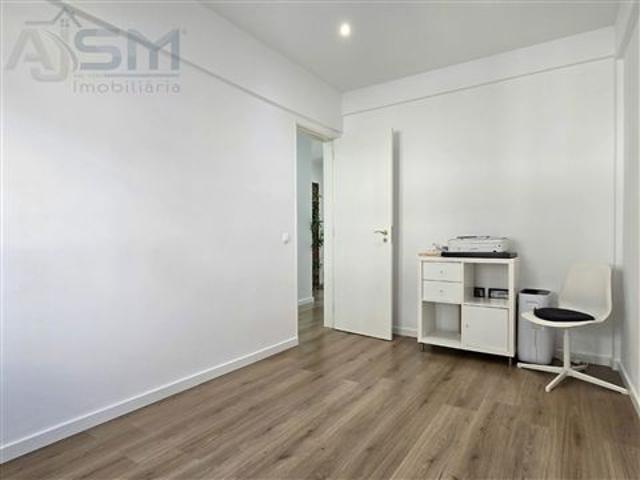 Apartamento alugar em Carnaxide e Queijas, Oeiras