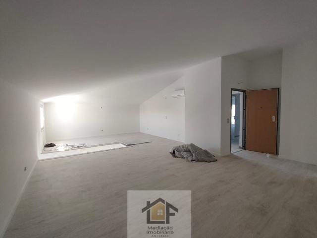 Apartamento venda em Farinheiras, Seixal