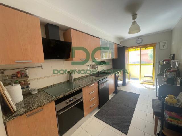 Apartamento venda em Camarate, Bairro Alto do Moínho
