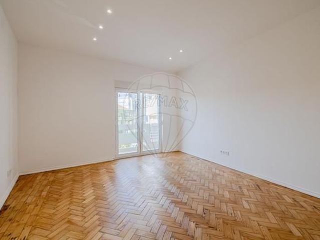 Apartamento alugar em Almada, Cristo-Rei