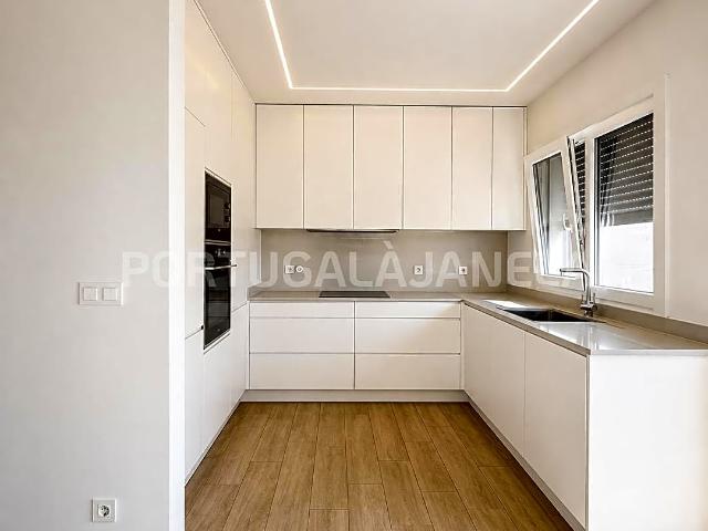 Apartamento venda em Santiago Dos Velhos, Lisboa