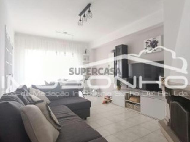 Casa venda em Marinha Grande, Leiria