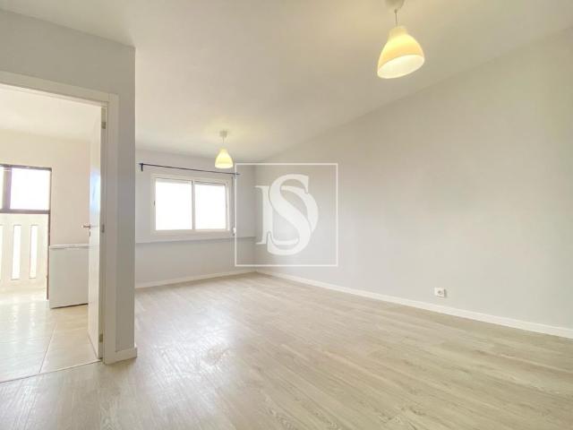 Apartamento alugar em Santo António Da Charneca, Setúbal