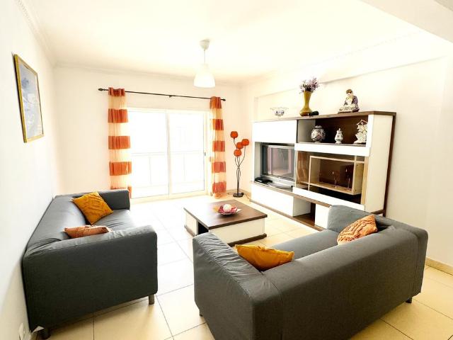 Apartamento alugar em Armação De Pêra, Faro