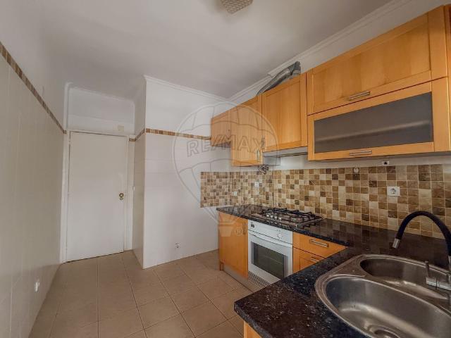 Apartamento venda em Almada, Setúbal