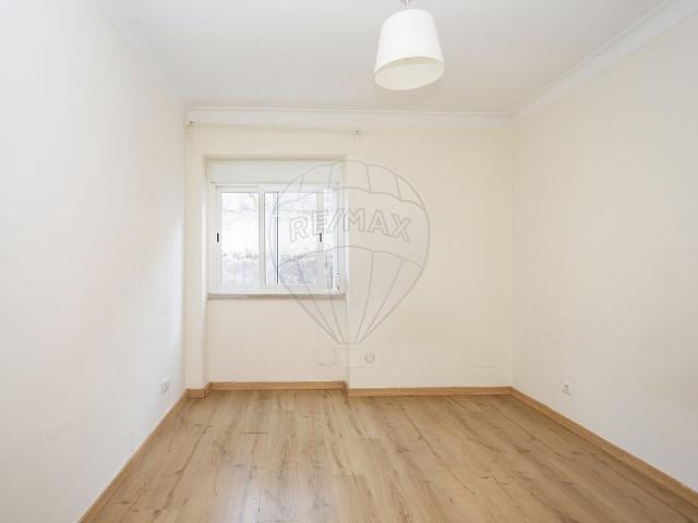 Apartamento venda em Caruncho, Oeiras
