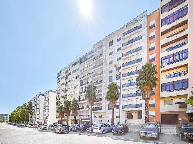Apartamento venda em Bairro das Pedralvas, Lisboa
