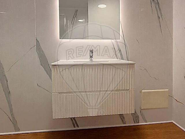 Apartamento venda em Alcaniça, Almada