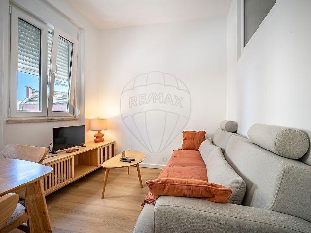 Apartamento venda em Área Residencial de Capuchos, Funchalinho, Casas Velhas, Pilotos, Vila Nova de Caparica, Casalinho, Almada