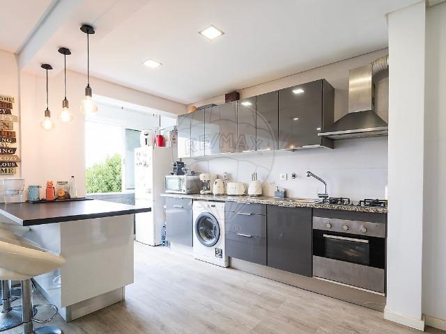 Apartamento venda em Vale Linhoso, Almada