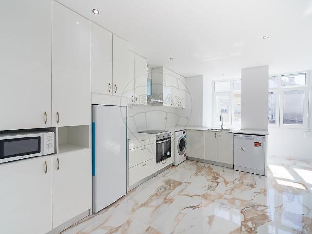 Apartamento venda em Venda Nova, Amadora