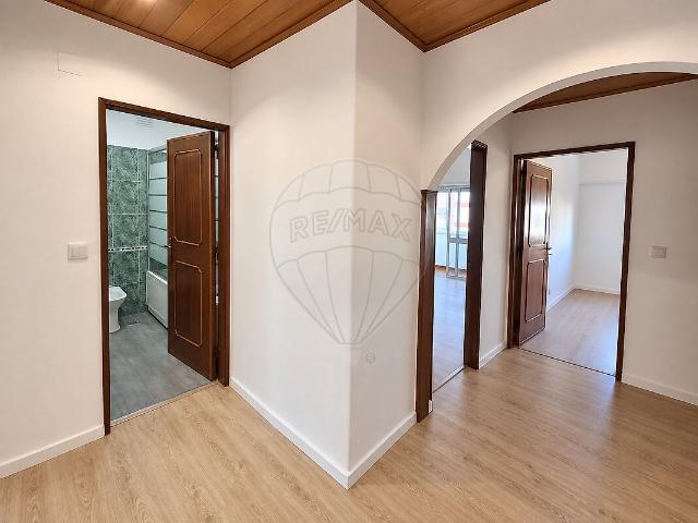 Apartamento venda em Mina de Água, Amadora