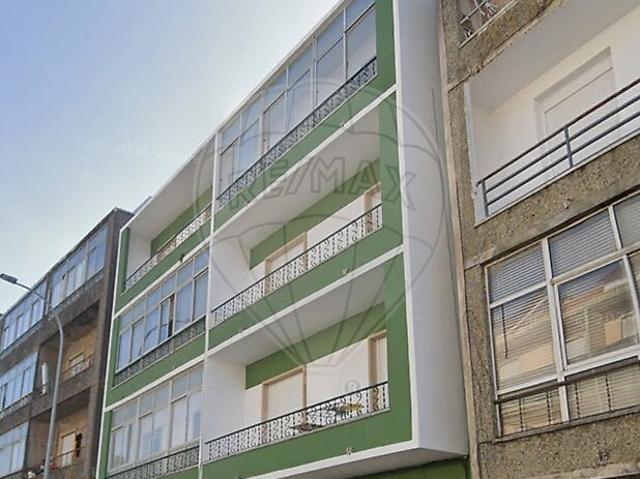 Apartamento venda em Mina de Água, Amadora