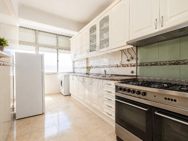 Apartamento venda em Pombais, Odivelas
