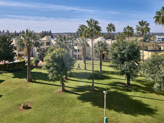 Apartamento venda em Quarteira, Loulé