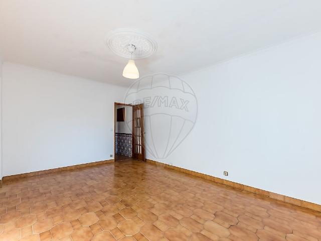 Apartamento venda em Vale de Carenque, Queluz
