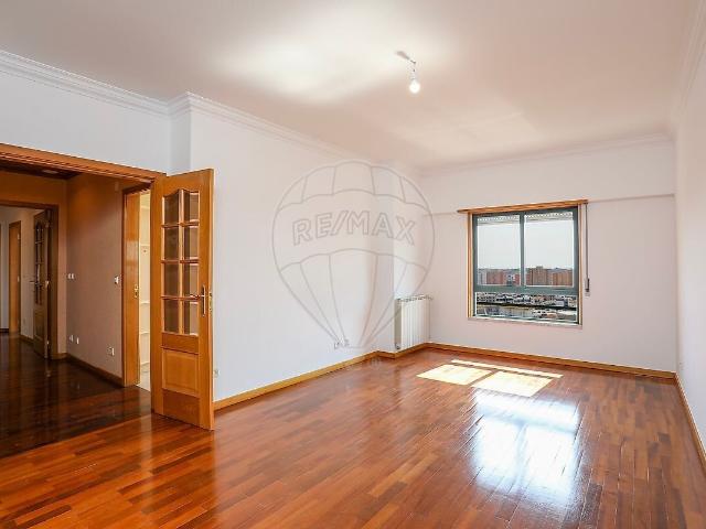 Apartamento venda em Ramada e Caneças, Odivelas