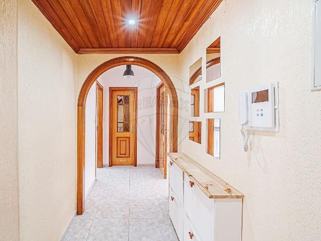 Apartamento venda em Paiões, Rio de Mouro