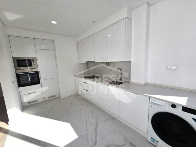 Apartamento venda em Bairro 25 de Abril, Alto do Seixalinho, Santo André e Verderena