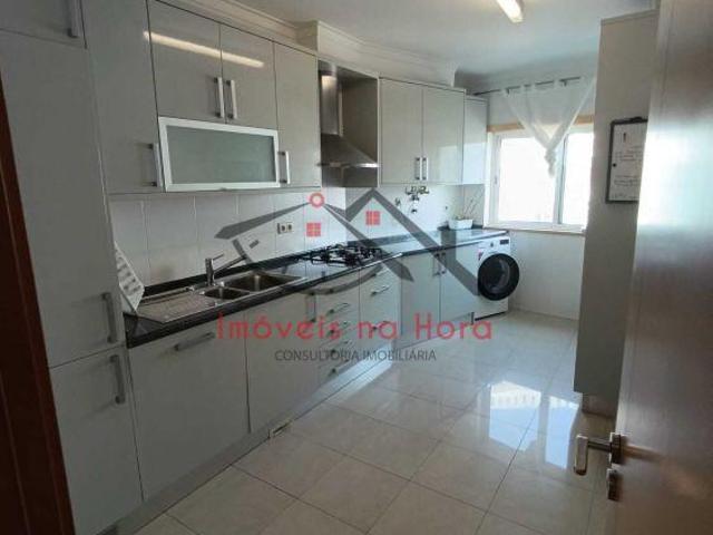 Apartamento alugar em Amadora