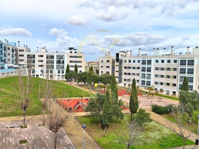Apartamento alugar em Santiago Dos Velhos, Lisboa