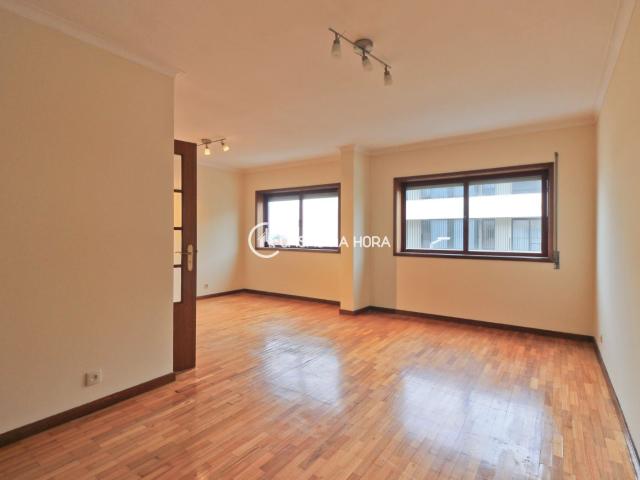 Apartamento alugar em Porto, Aldoar