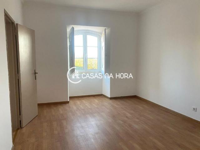 Apartamento alugar em Marco Cabaço, Almada