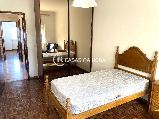 Apartamento alugar em Marco Cabaço, Almada