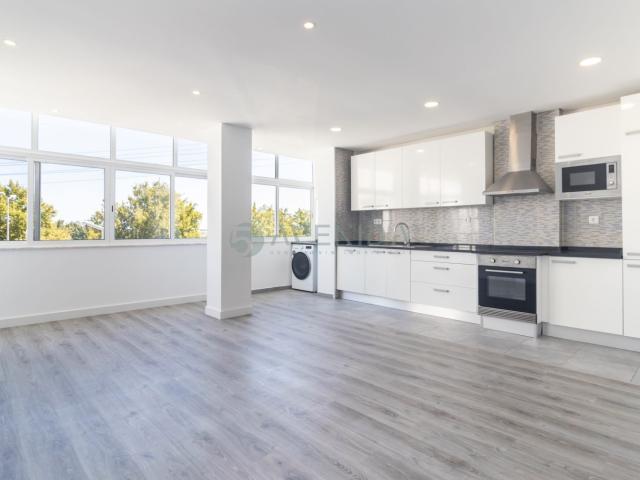Apartamento venda em Baixa da Banheira e Vale da Amoreira, Moita