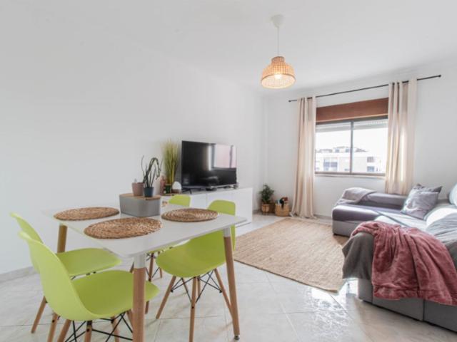 Apartamento alugar em Cacém, Cacém e São Marcos