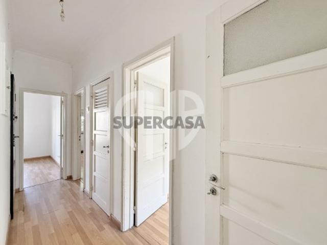 Casa venda em Mina de Água, Amadora
