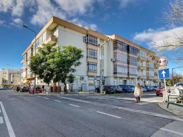 Apartamento venda em Santiago Dos Velhos, Lisboa