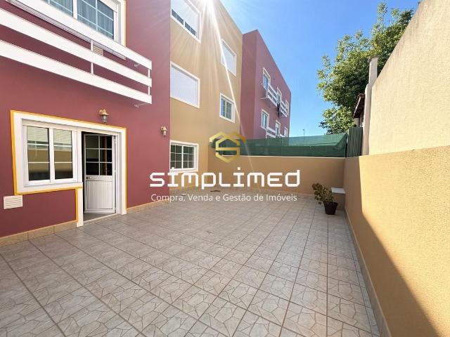 Apartamento venda em Mina de Água, Amadora