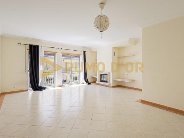 Apartamento venda em Alenquer (Santo Estêvão e Triana), Alenquer